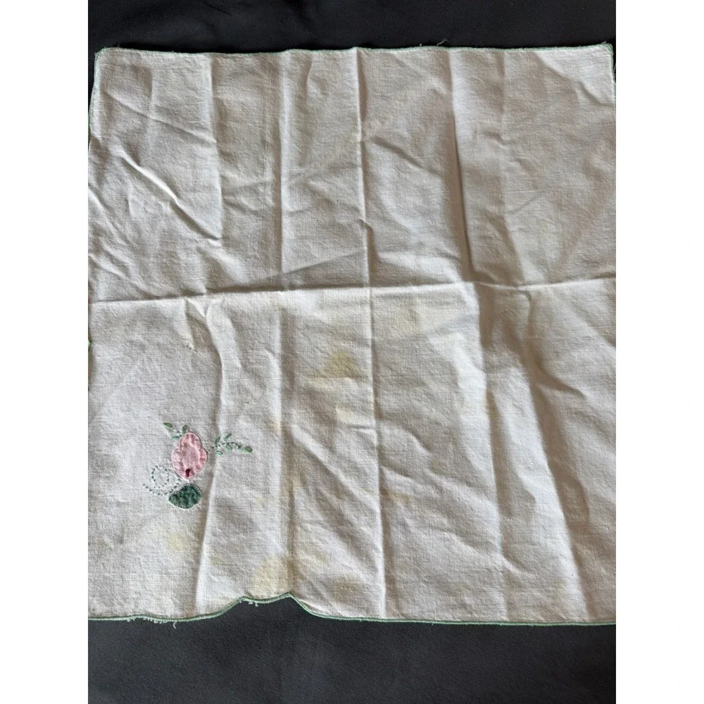 Vintage Hand Embroidered Floral Napkins Set of 7 White Green Scalloped Edge 14in